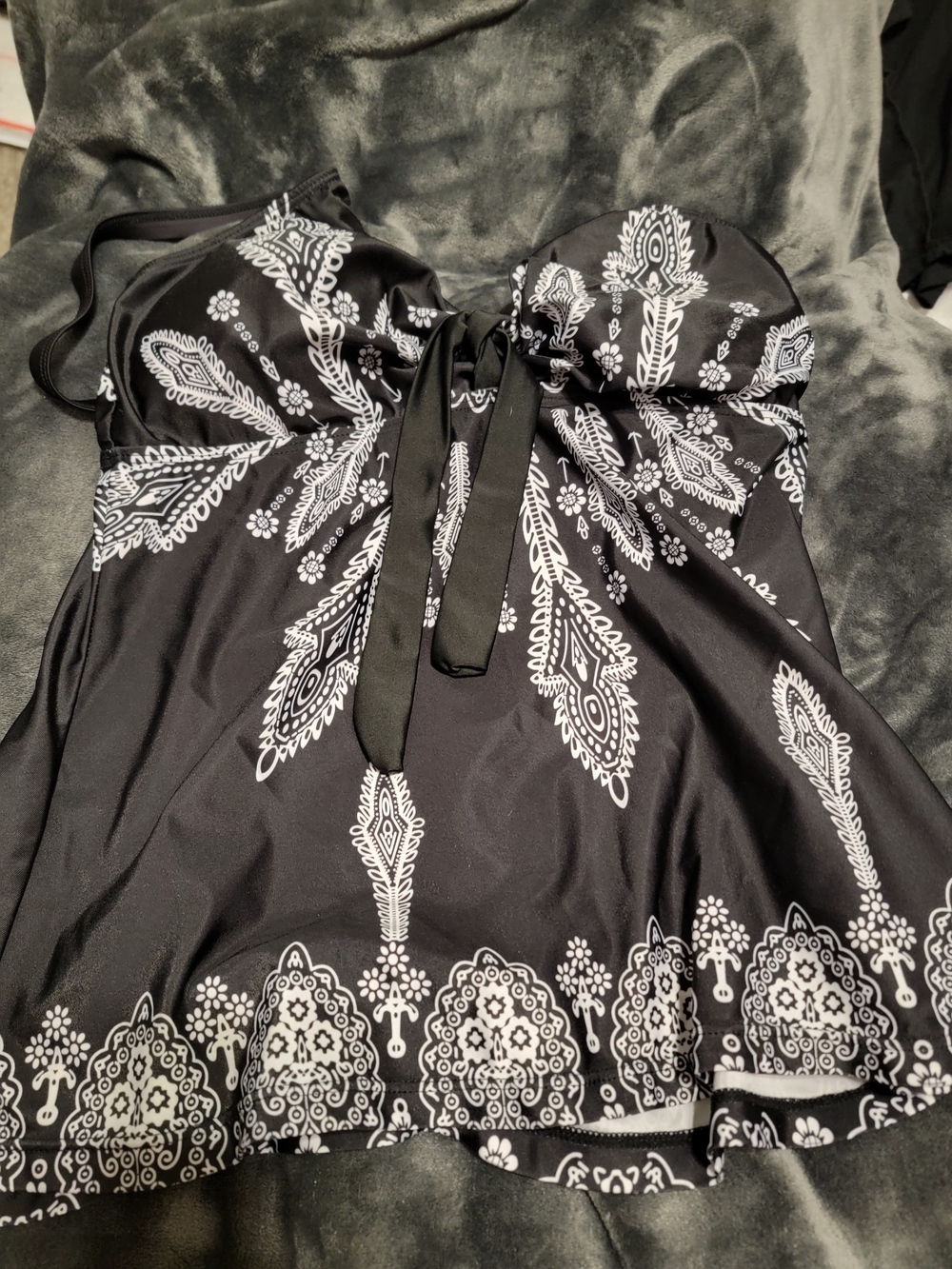 Black & White Printed Women’s Swimsuit Top